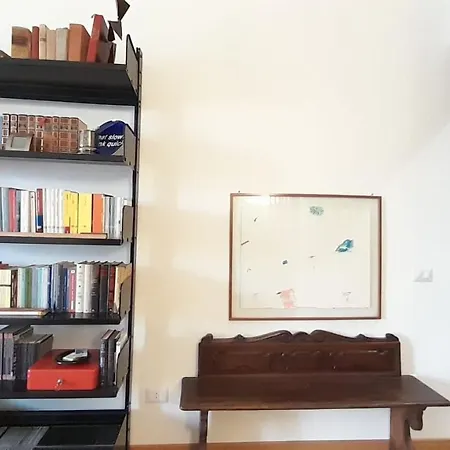 Books Apartament Lägenhet